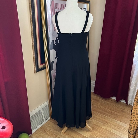 Cachet: Classic Little Black Ankle Length 1" Strap Flowy Dress Size 12 - Picture 3 of 7